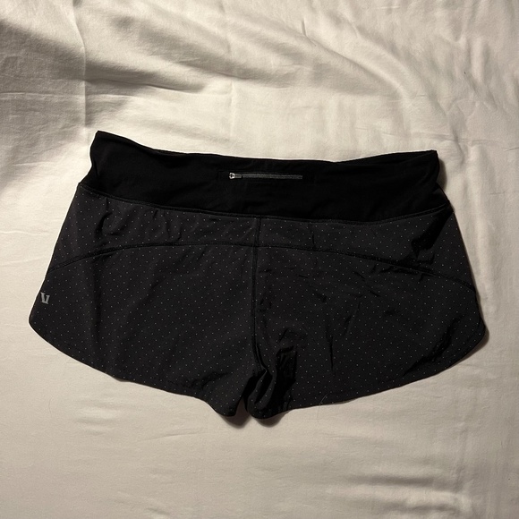 Vuori's Women Short Black w White Polka Dots - Picture 2 of 2